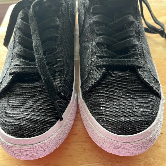 NWOT Nike Jean type material - Picture 4 of 4